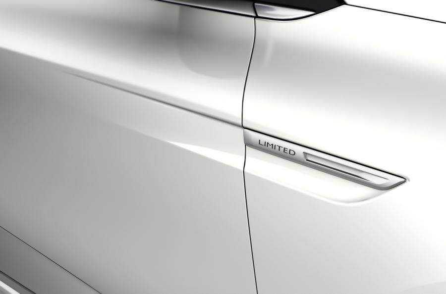 Детали экстерьера Renault Megane Limited 2017 года  (фото 3 из 4)